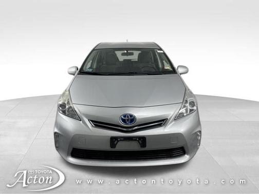 2013 Toyota Prius v Three