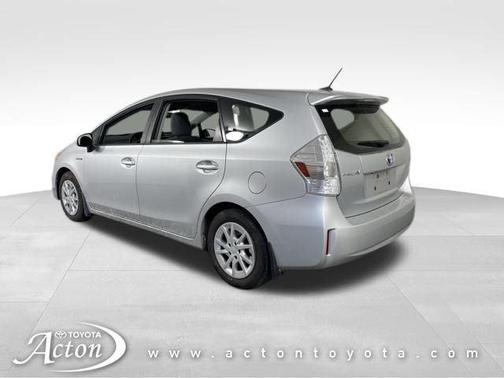 2013 Toyota Prius v Three