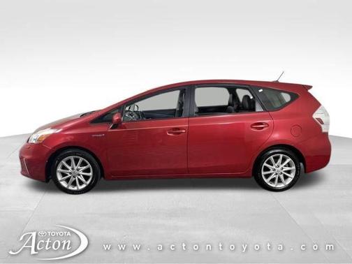 2013 Toyota Prius v Five