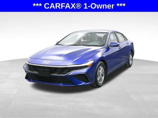 2024 Hyundai ELANTRA SE