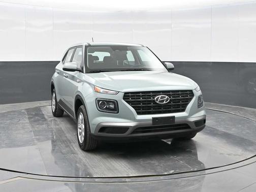 2025 Hyundai VENUE SE