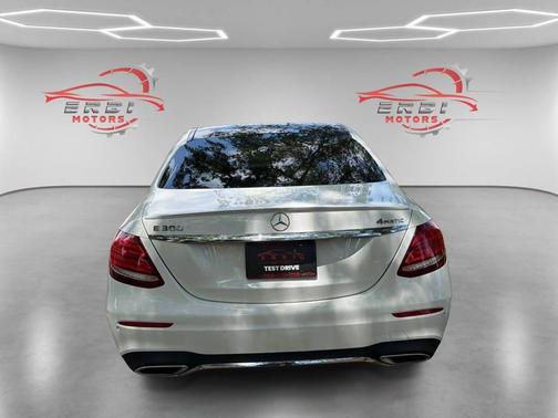WHITE 2017 Mercedes-Benz E-Class 4MATIC