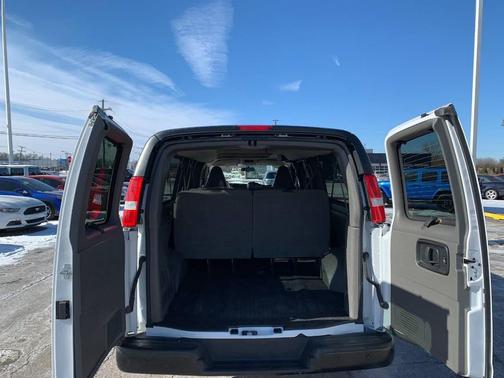 2023 Chevrolet Express 3500 LS 3500 3dr Extended Passenger Van