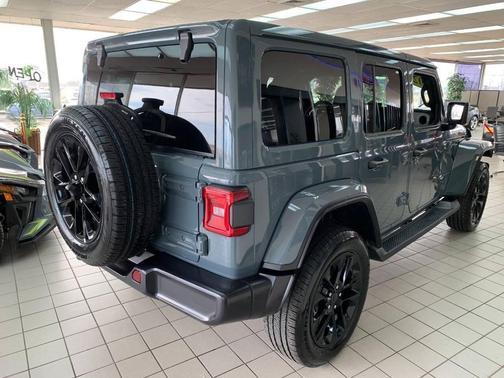 2025 Jeep Wrangler Sahara 4xe 4x4 4dr SUV