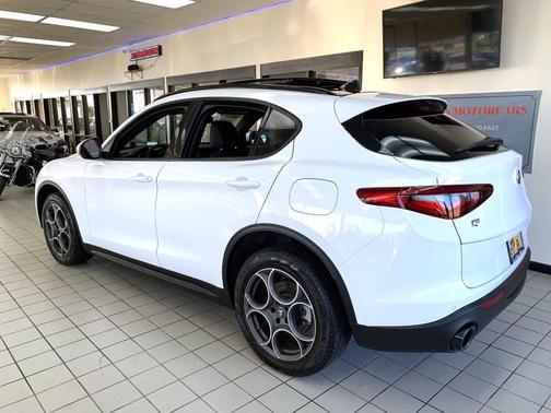 2022 Alfa Romeo Stelvio Sprint