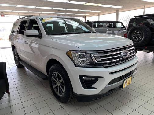 White 2019 Ford Expedition XLT 4x4 4dr SUV