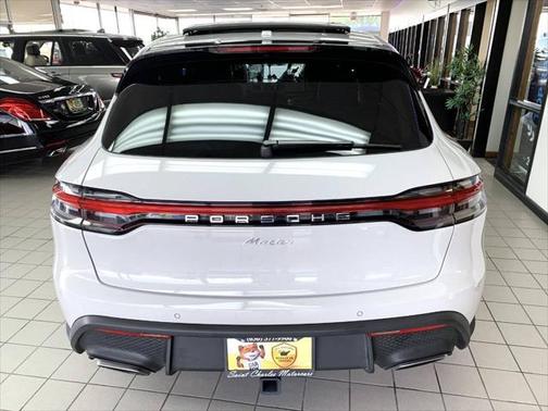 2023 Porsche Macan Base