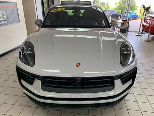 2023 Porsche Macan Base