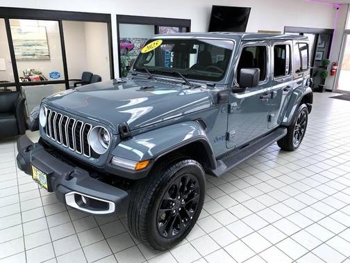 2025 Jeep Wrangler Sahara 4xe 4x4 4dr SUV