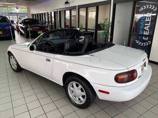 1993 Mazda MX-5 Miata Base 2dr Convertible