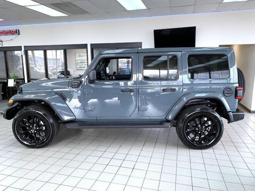 2025 Jeep Wrangler Sahara 4xe 4x4 4dr SUV