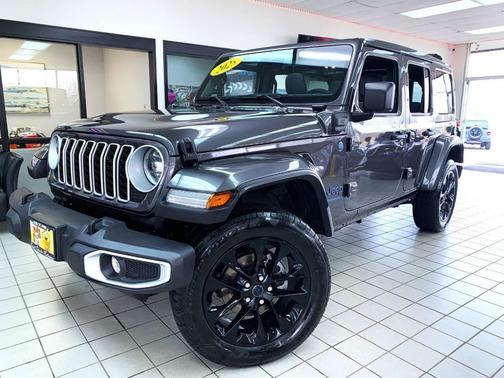 2025 Jeep Wrangler Sahara 4xe 4x4 4dr SUV