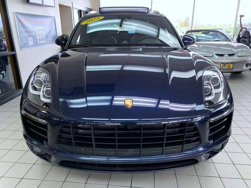 Blue 2018 Porsche Macan Macan S