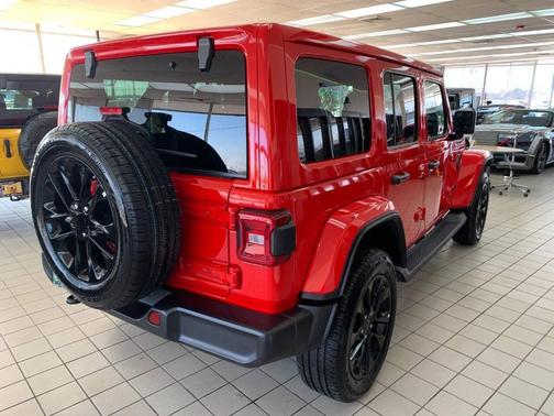 2025 Jeep Wrangler Sahara 4xe 4x4 4dr SUV