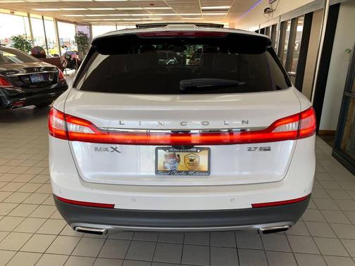 White 2016 Lincoln MKX Reserve