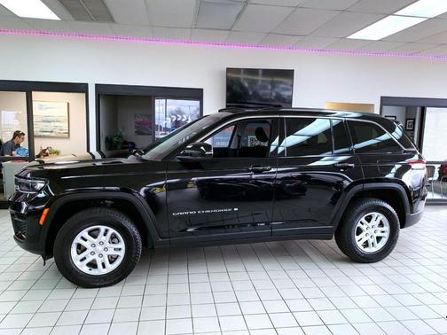 2023 Jeep Grand Cherokee Laredo