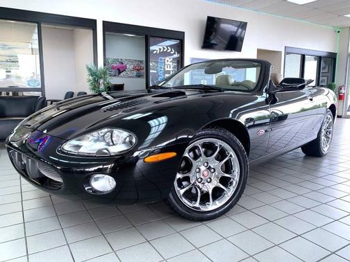 2001 Jaguar XKR Base