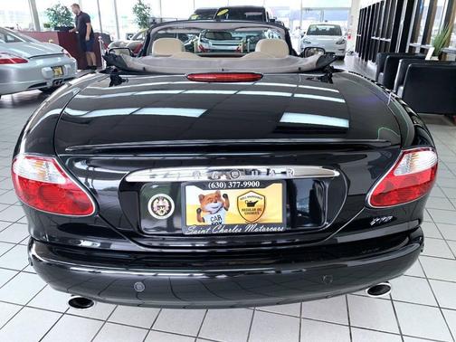 2001 Jaguar XKR Base