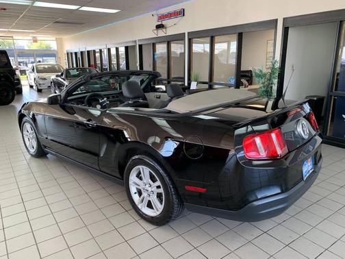 2010 Ford Mustang Base