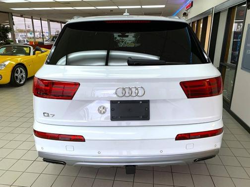 2019 Audi Q7 55 Premium Plus