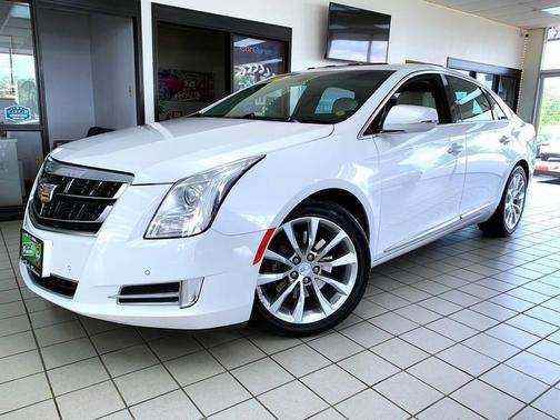 Crystal White Tricoat 2016 Cadillac XTS Luxury