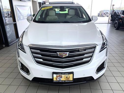 White 2018 Cadillac XT5 Luxury