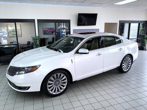 2015 Lincoln MKS Base