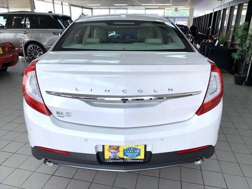 2015 Lincoln MKS Base