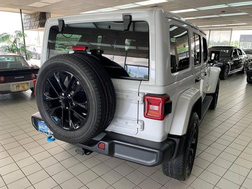Bright White Clear Coat 2023 Jeep Wrangler Sahara 4xe 4x4 4dr SUV