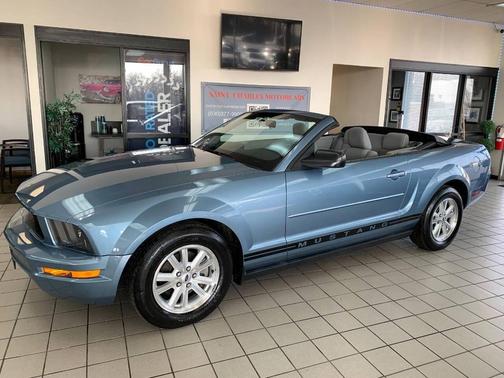 2007 Ford Mustang Deluxe