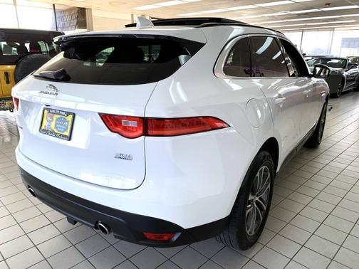 2019 Jaguar F-PACE 30t Premium AWD 4dr SUV