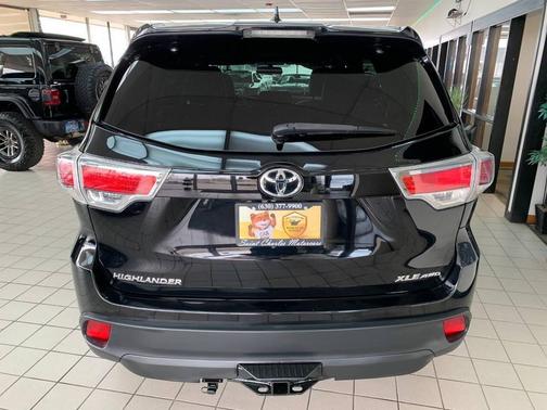 Black 2016 Toyota Highlander XLE