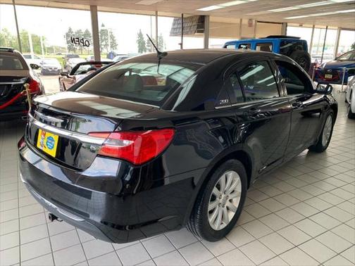 2012 Chrysler 200 Touring