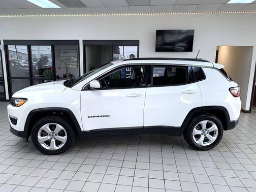 White Clear Coat 2017 Jeep Compass Latitude