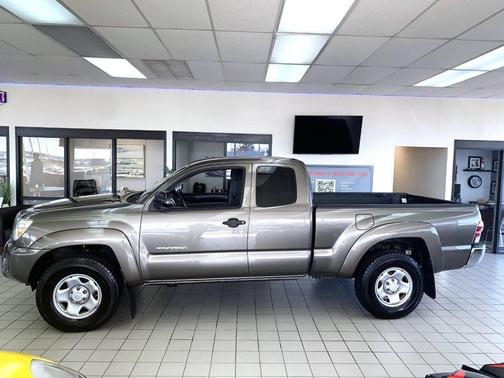 2013 Toyota Tacoma Base