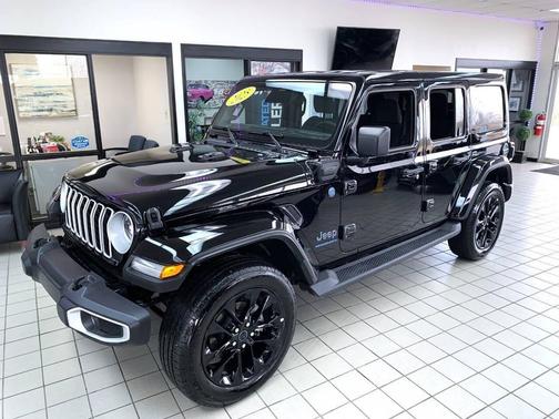 2025 Jeep Wrangler Sahara 4xe 4x4 4dr SUV