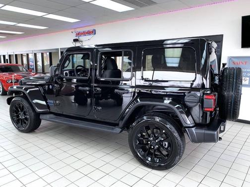 2025 Jeep Wrangler Sahara 4xe 4x4 4dr SUV