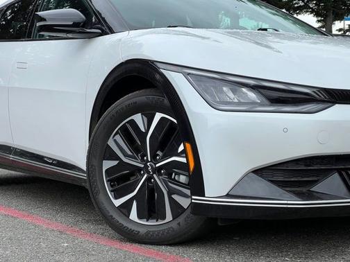 Snow White Pearl 2023 Kia EV6 Wind