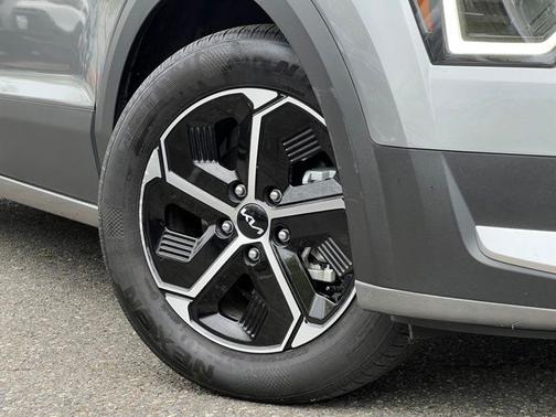 Steel Gray 2024 Kia Niro EX