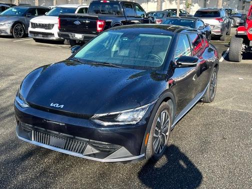 2023 Kia EV6 Light
