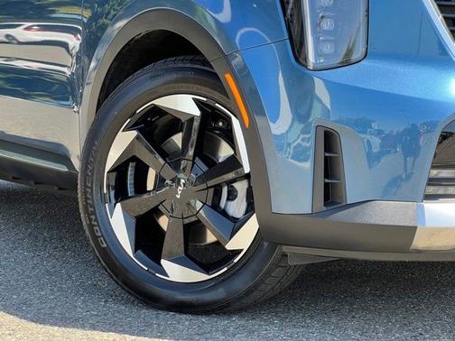 Mineral Blue 2025 Kia Sorento Plug-In Hybrid EX