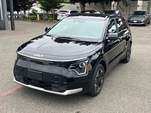 Aurora Black 2025 Kia Niro EV Wind