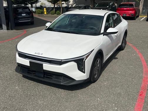 Snow White Pearl 2025 Kia K4 LX