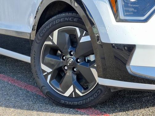 2023 Kia Niro EV Wind