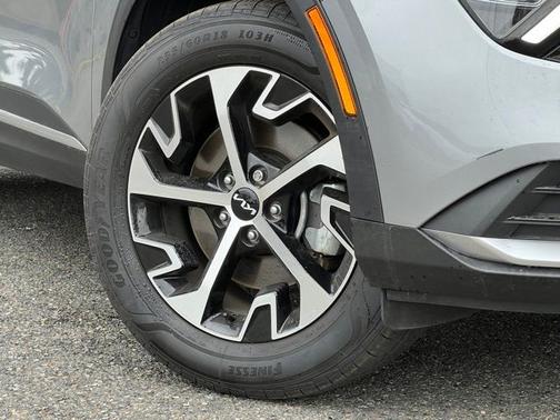 Steel Gray 2024 Kia Sportage EX