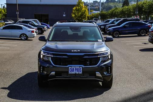 Gray 2026 Kia Seltos SX
