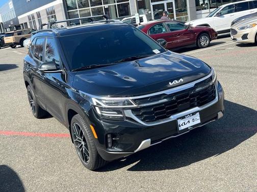 Fusion Black 2024 Kia Seltos SX