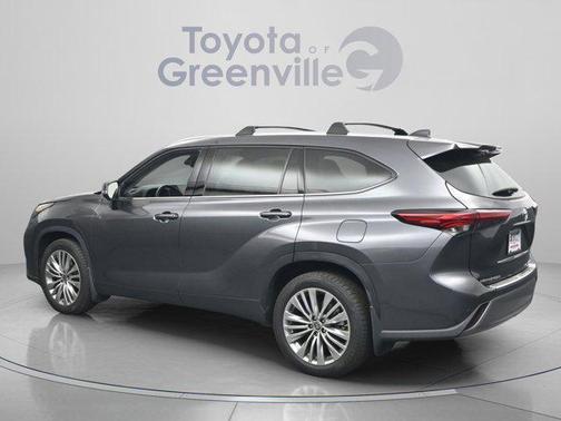 Magnetic Gray Metallic 2023 Toyota Highlander Platinum