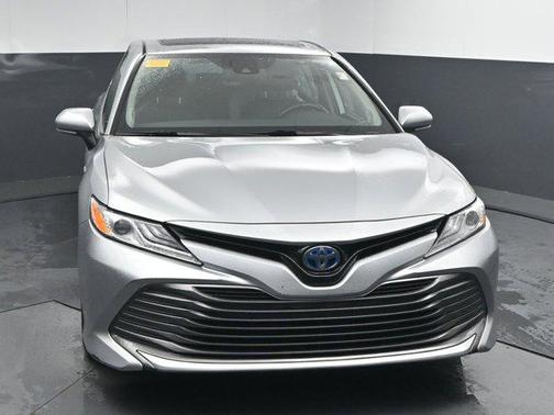 2020 Toyota Camry Hybrid XLE