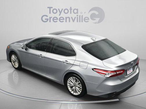 2020 Toyota Camry Hybrid XLE